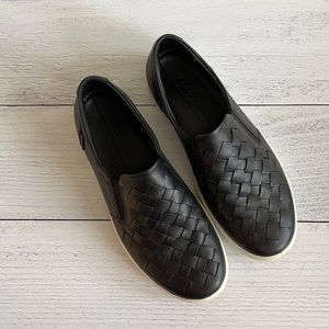 Ecco black slip on woven sneaker size 6